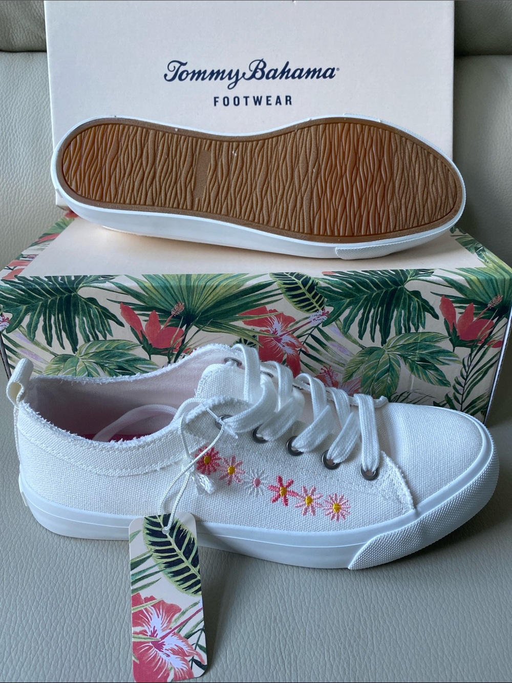 TOMMY BAHAMA sneakers - Picture 7 of 7